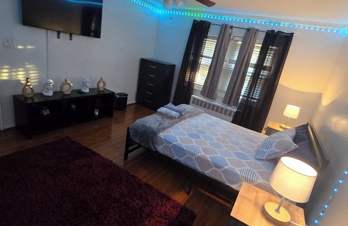 Canarsie House | Private room in fantastic Brooklyn NYC