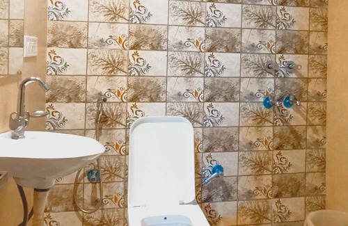 Greater Kailash I Bed & Breakfast | PRIVATE ROOM IN GREATER KAILASH