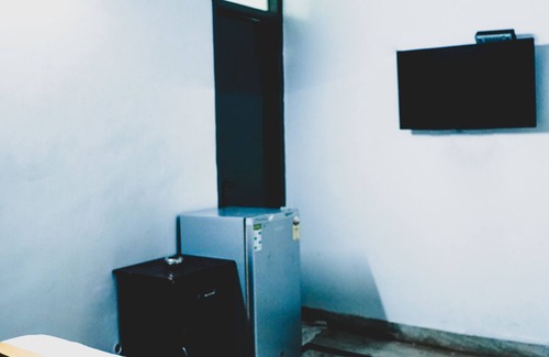 Hauz Khas House | PRIVATE ROOM IN HAUZ KHAZ