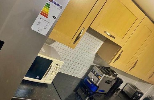 Swindon House | Private room in home