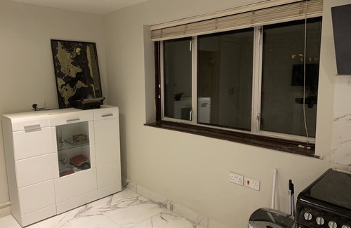 William Morris Apartment | Private room in residential home