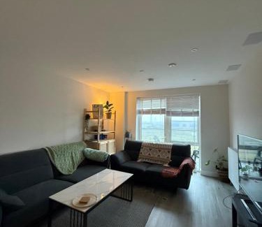 South Hornchurch Apartment | Private Room in Shared 3-Bedroom Apartment