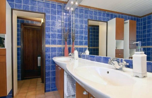 Umea House | Private Room in Shared House-Close to University and Hospital-6