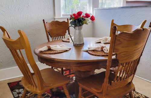 Eastman Cottage | Private Room inside The Cottage on 5th downtown Eastman
