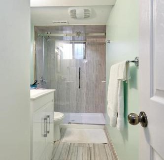 Northeast Mississauga House | Private Room near Airport