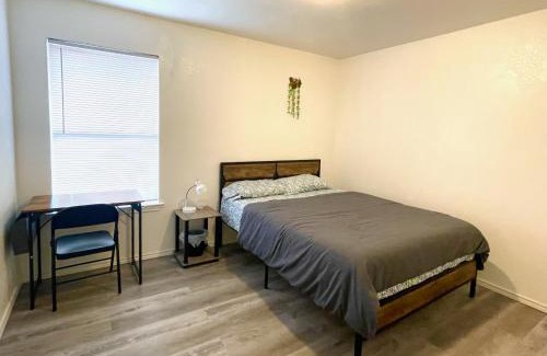 Dallas House | Private room near downtown Dallas