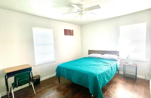 Dallas House | Private room near downtown Dallas