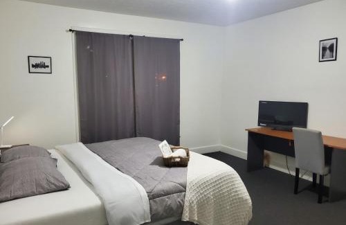 South Louisville House | Private Room Near to Downtown Churchill Downs UofL Airport &Kentucky Expo Center