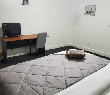 South Louisville House | Private Room Near to Downtown Churchill Downs UofL Airport &Kentucky Expo Center