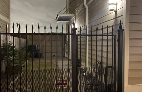 South Central Houston House | Private Room Stadium Suite