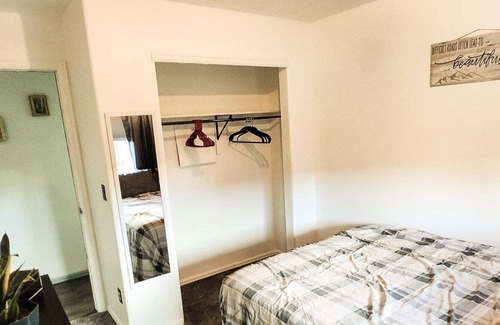 Clifton Bed & Breakfast | Private Room Wfold Away Bed For Opt Use Of Space