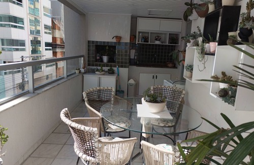 Itapema Apartment | Private room with air conditioning, TV, minibar. In a beautiful apartment, 250m from the beach. shared