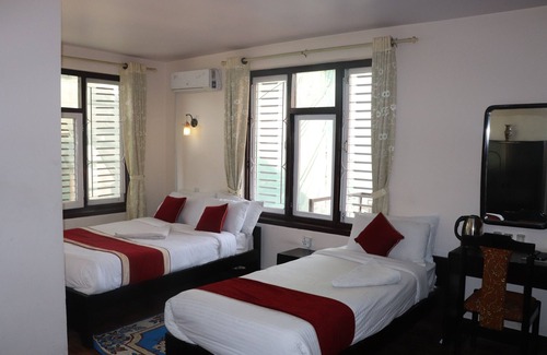 Thamel Hotel | Private room with balcony in central thamel