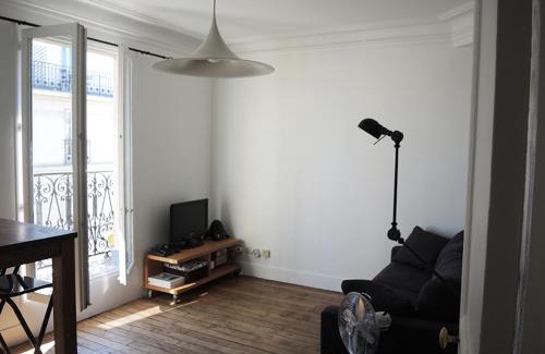 Quartier de la Goutte-d'Or House | Private Room with Bathroom in Sunny Flat