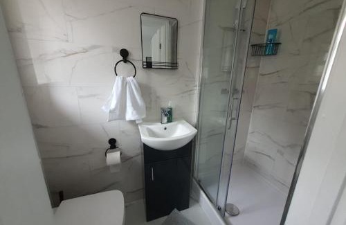 Erdington Apartment | Private Room with Ensuite Bathroom & Free Parking