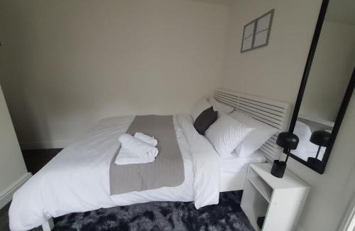 Erdington Apartment | Private Room with Ensuite Bathroom & Free Parking
