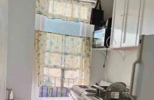 Mott Haven Apartment | Private room with King Size / Twin bed in the Bronx