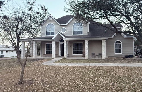 Dreamhill Estates House | Private Room with Private Bathroom in Shared Home – Near Downtown & Hospital