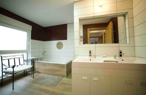 Issenheim Bed & Breakfast | private room with private bathroom and private parking