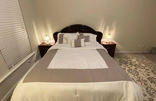 Pooler House | Private Room with private bath and private parking