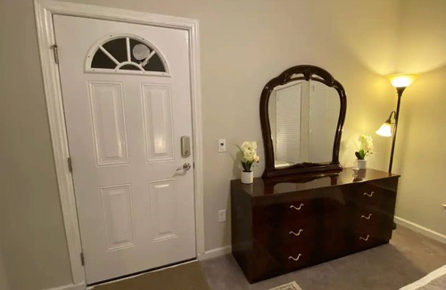 Pooler House | Private Room with private bath and private parking