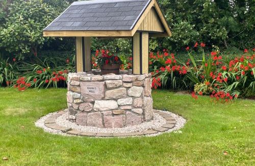 Roscoe Apartment | Private Room with Private Entrance.