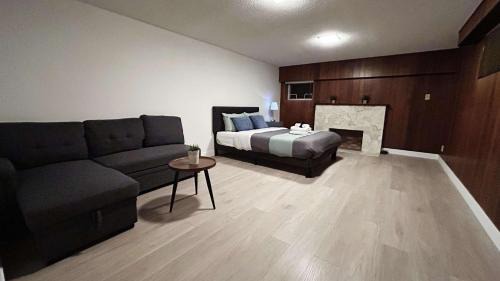 Fraserview House | Private Room with Shared Washroom in Homestay