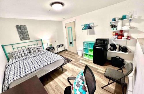 University District Apartment | Private Room with Shared Bathroom on the 1st Floor 10 minutes walk to University of Washington