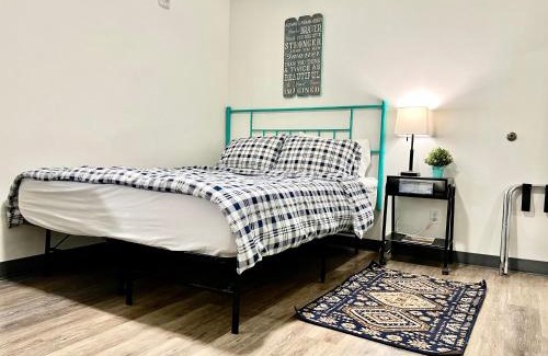 University District Apartment | Private Room with Shared Bathroom on the 1st Floor 10 minutes walk to University of Washington