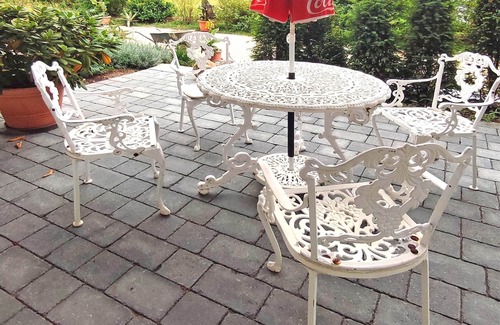 Mainz-Bingen Apartment | Private room with terrace and own access in Ockenheim am Jakobsberg