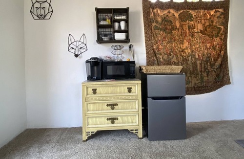 Lake Isabella Cabin | Private room with queen bed