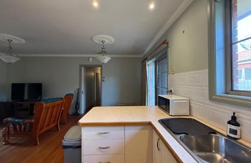 Bentleigh House | Private Rooms in Bentleigh 1 min to Train Station, Cafes and close to Monash Uni