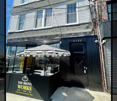 Schuylerville Apartment | Private Rooms in TownHouse w 2 Baths FQ Beds 1-3ppl