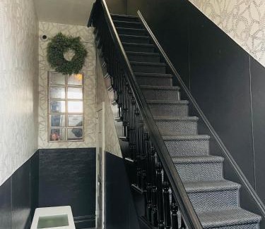 Schuylerville Apartment | Private Rooms in TownHouse w 2 Baths FQ Beds 1-3ppl