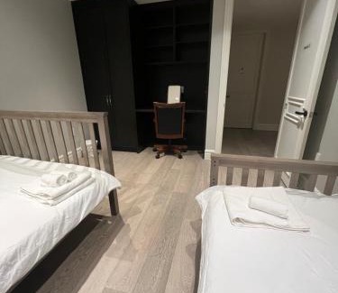 West Point Grey House | Private Rooms in Vancouver West