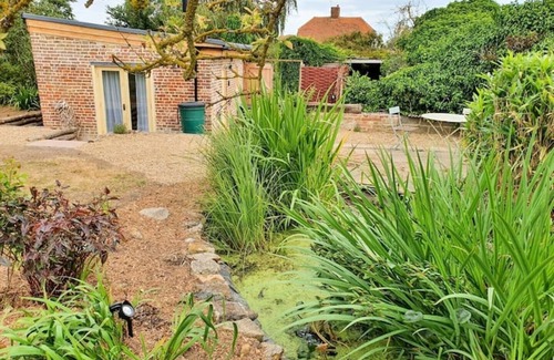 Faversham Apartment | Private rural retreat with mature gardens and pond