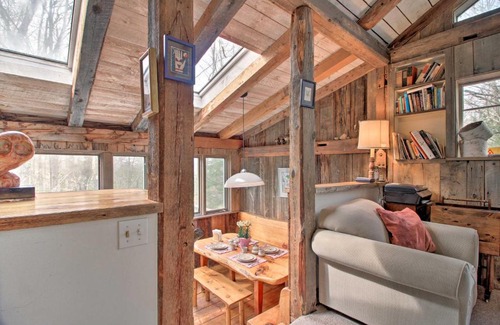 Londonderry House | Private Rustic Home - 6 Mi to Bromley Mountain!