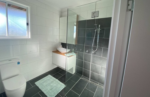 Glass House Mountains House | Private, secure 2 bedroom family home shared with owners