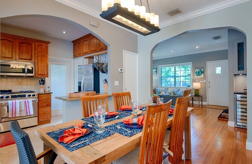 Coral Way House | Private Saltwater Pool! Summer Deal! Property Gated. 3Bed2Bath. Sleeps 6.