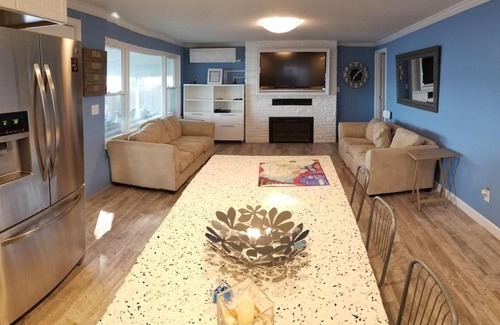 Oak Harbor House | Private Sand Beach Cottage - Sleeps 10