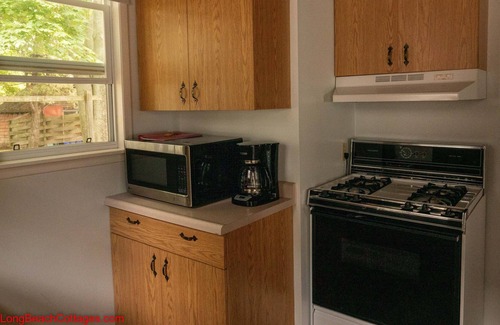 Wainfleet Cottage | Private sand beach. Lakefront. Spacious LongBeachCottages.com – Cottage #2