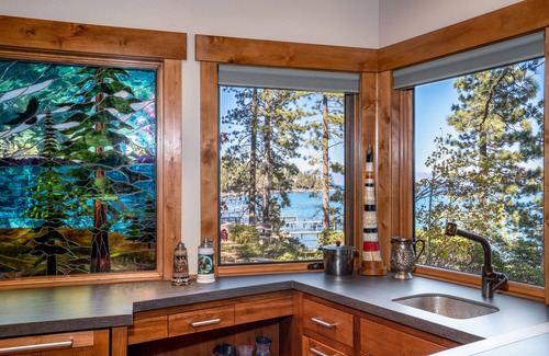 Tahoma House | PRIVATE SANDY BEACH! BUOY, SLEEPS 16.