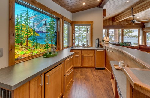 Tahoma House | PRIVATE SANDY BEACH! BUOY, SLEEPS 16.