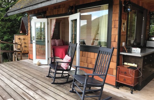 Sunshine Coast Cottage | Private Secluded Cabin, Private Dock, Beach and Water Access, Stunning Lake View