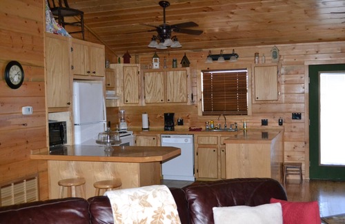 Smithville Cabin | Private, secluded cabin