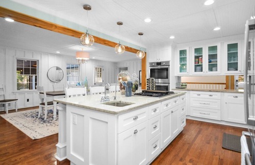 Powder Springs House | Private & Secluded 5-Acre Gated Estate w/Pool + Expansive Entertaining Space