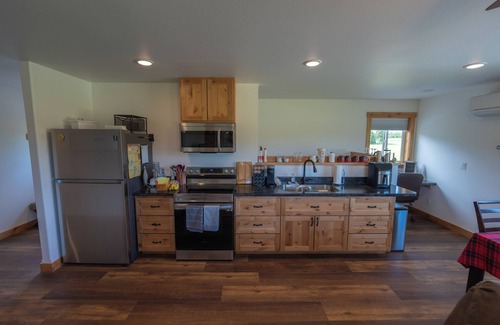 Bonners Ferry House | Private, second story apartment situated in a beautiful barndominium