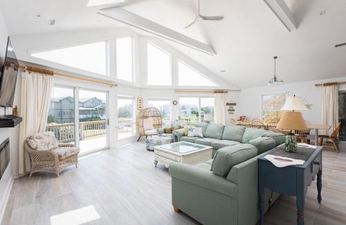 Whalehead Beach House | Private Semi-Oceanfront Retreat with Pool & Spa