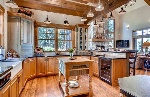 The Timbers House | Private Ski-In/Ski-Out Mountain Getaway Tucked Away in the Pines