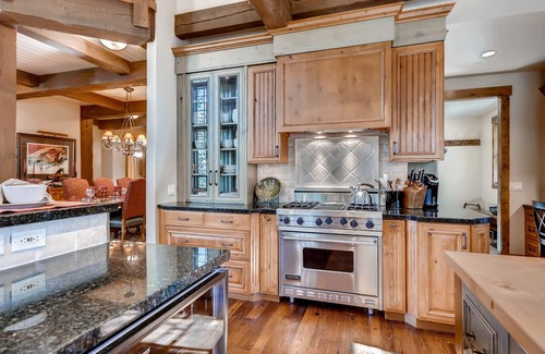 The Timbers House | Private Ski-In/Ski-Out Mountain Getaway Tucked Away in the Pines
